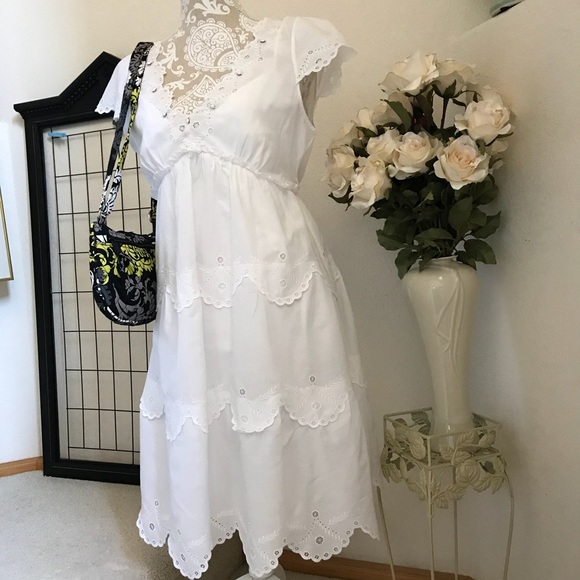 Vintage Dresses & Skirts - BCBG MAX AZRIA COTTON EYELET DRESS Sz 8